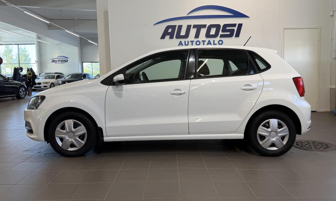 VOLKSWAGEN Polo 2015