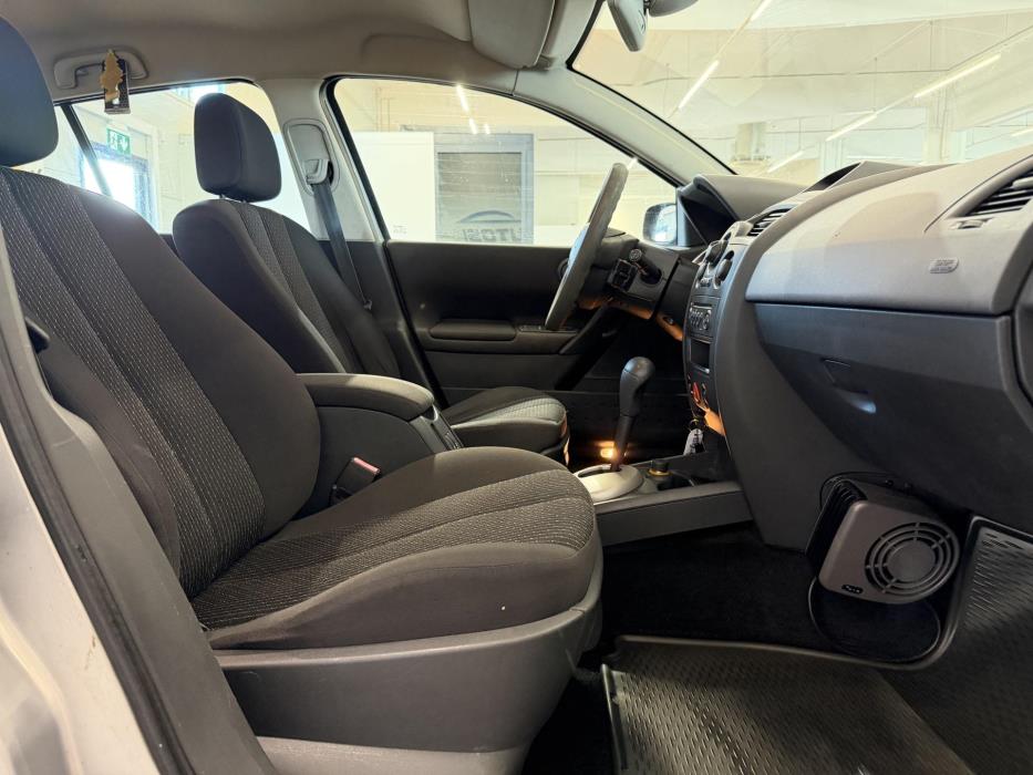 RENAULT Megane 2004