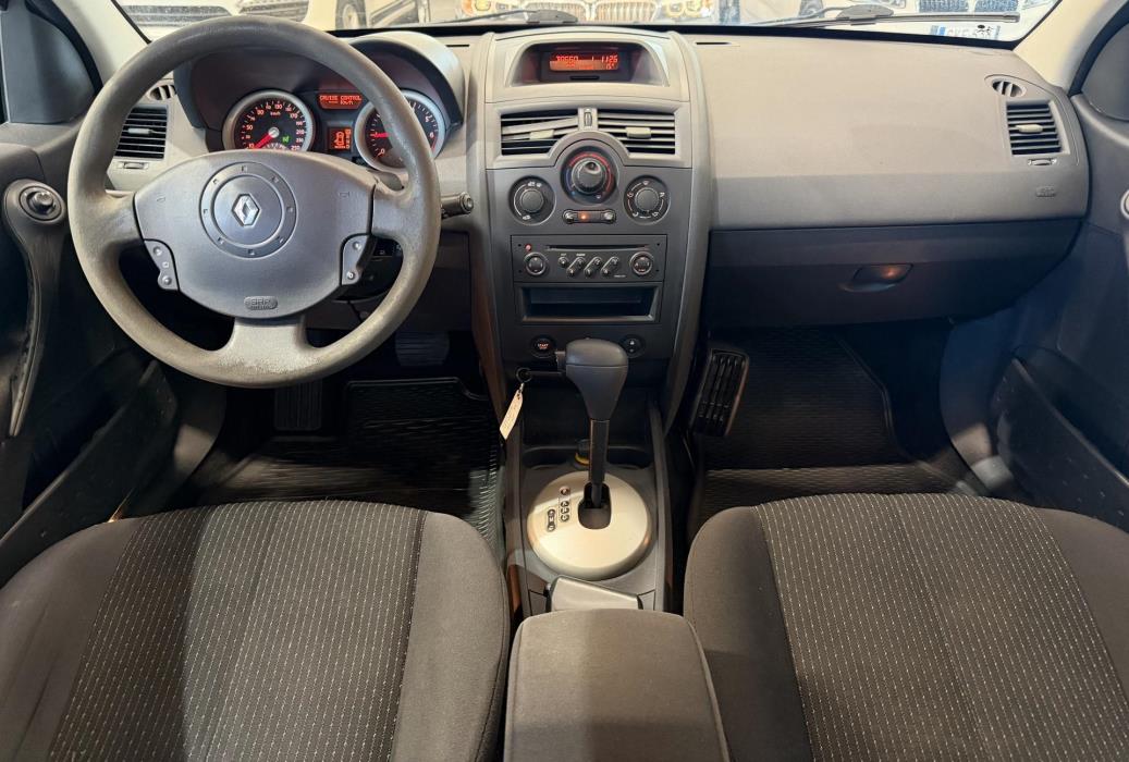 RENAULT Megane 2004