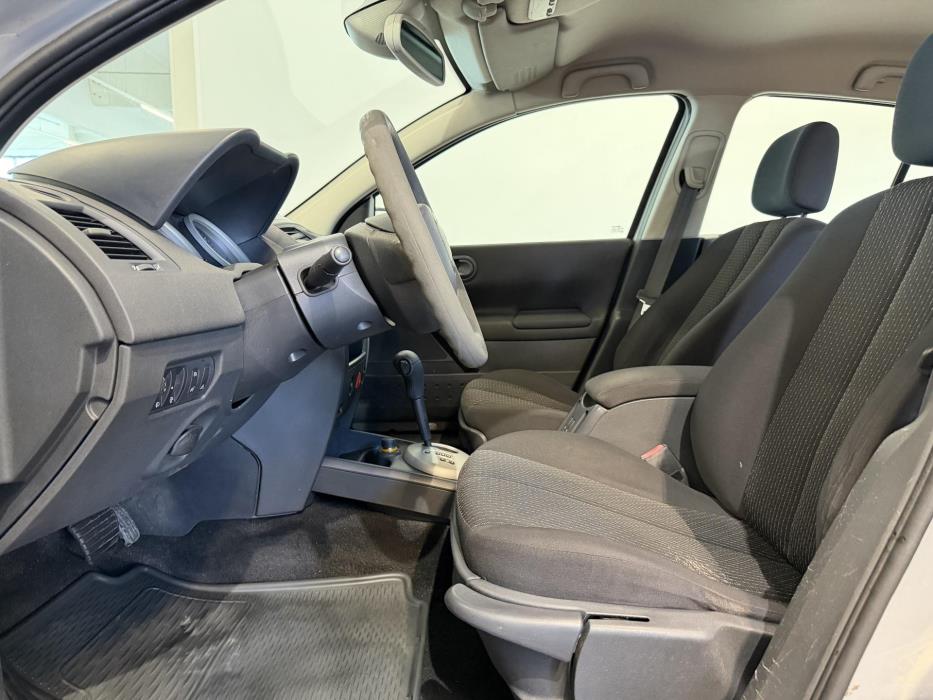 RENAULT Megane 2004