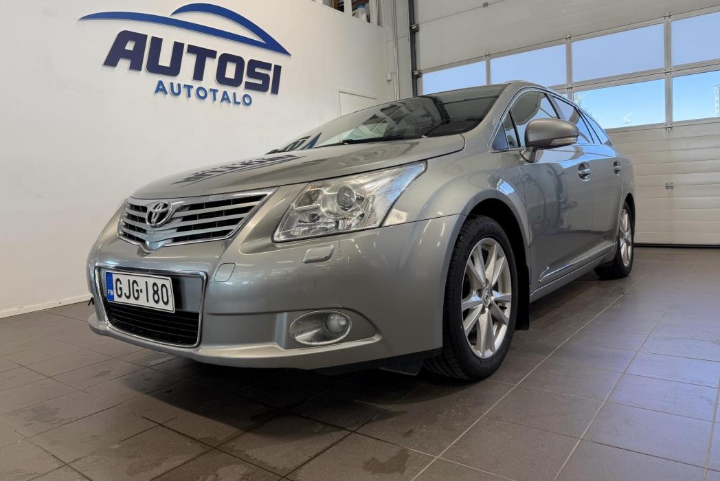 TOYOTA Avensis 2011