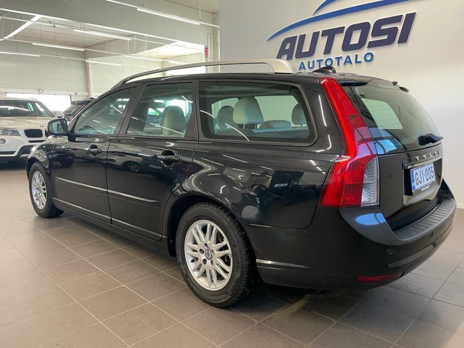 VOLVO V50 2011