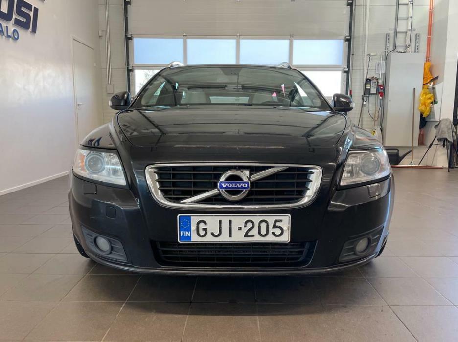 VOLVO V50 2011