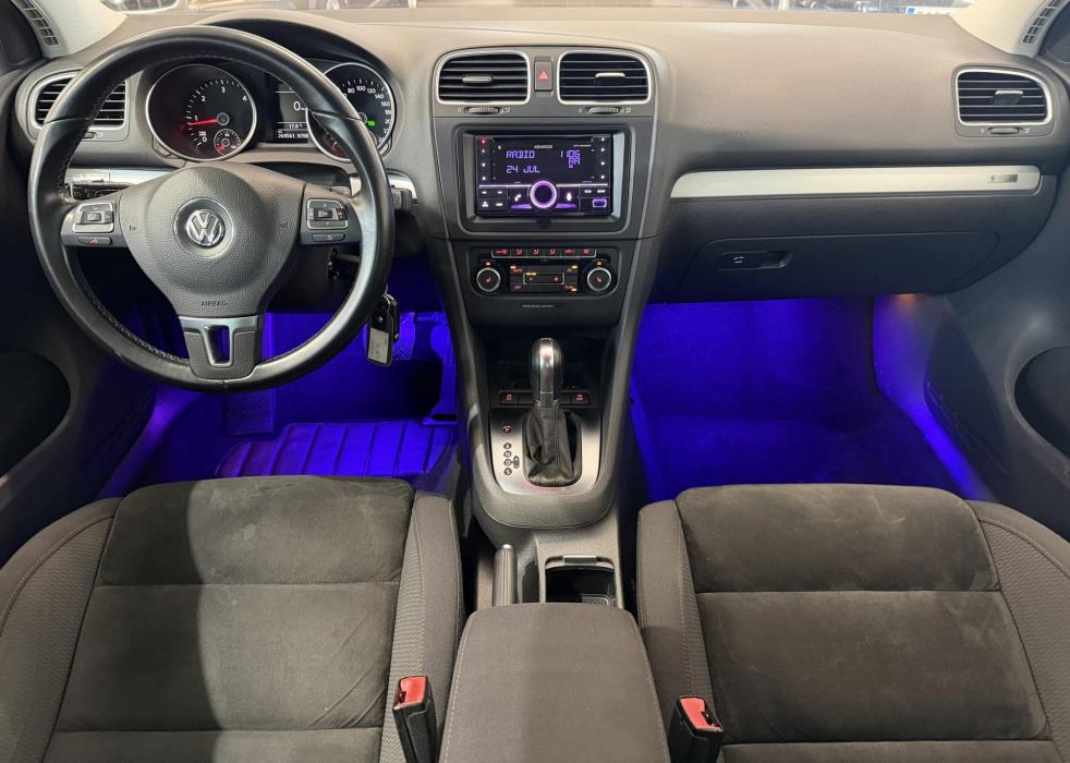 VOLKSWAGEN Golf 2011