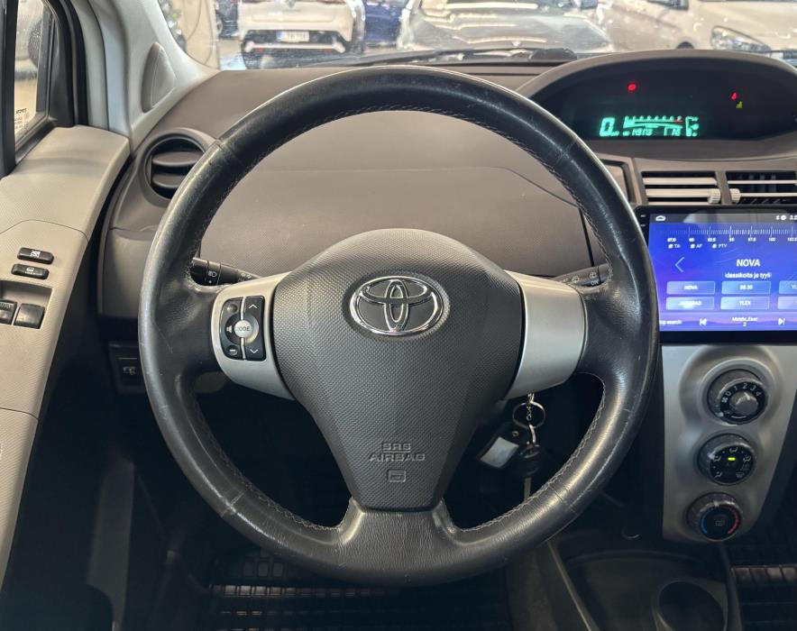 TOYOTA Yaris 2007