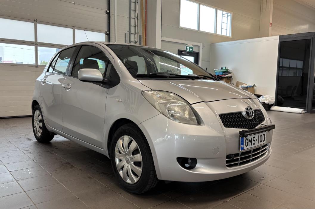 TOYOTA Yaris 2007