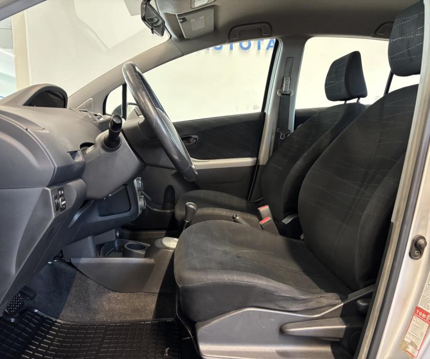 TOYOTA Yaris 2007