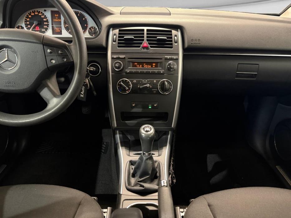 MERCEDES-BENZ B 2011