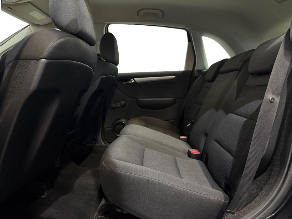 MERCEDES-BENZ B 2011
