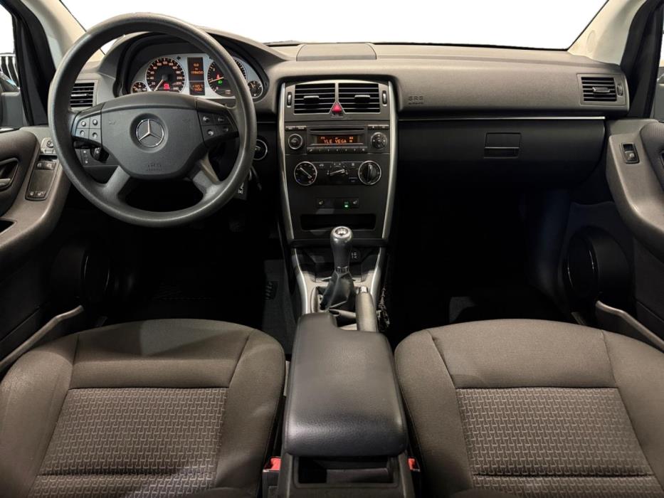 MERCEDES-BENZ B 2011