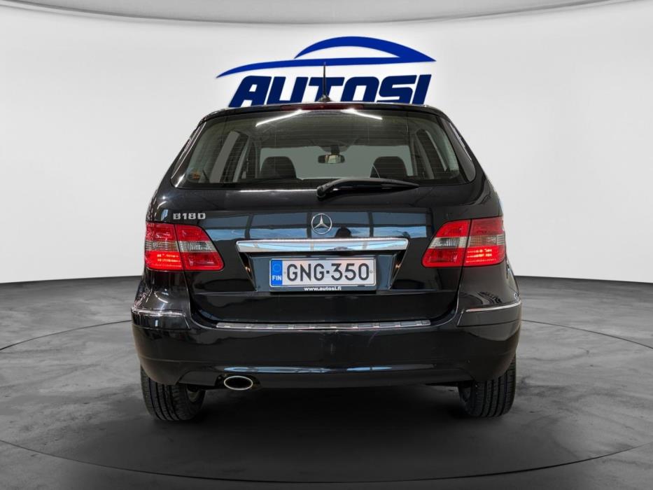 MERCEDES-BENZ B 2011