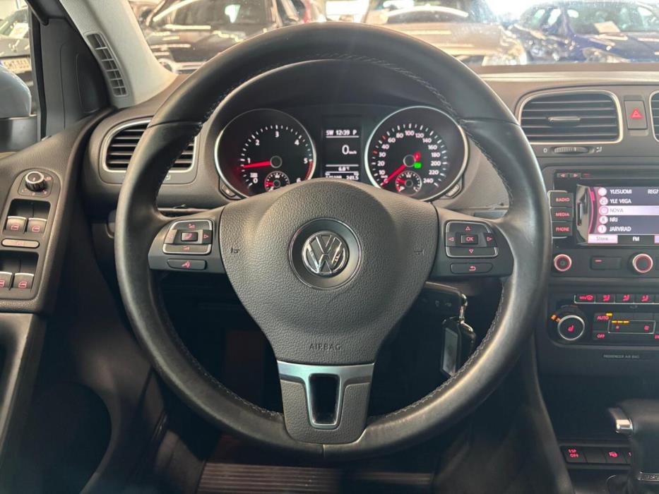 VOLKSWAGEN Golf 2010