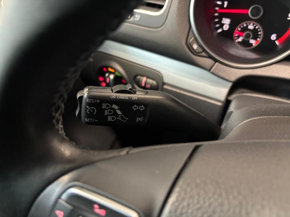 VOLKSWAGEN Golf 2010