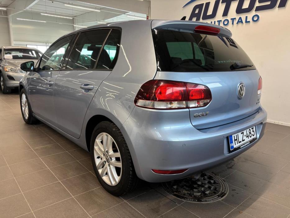 VOLKSWAGEN Golf 2010