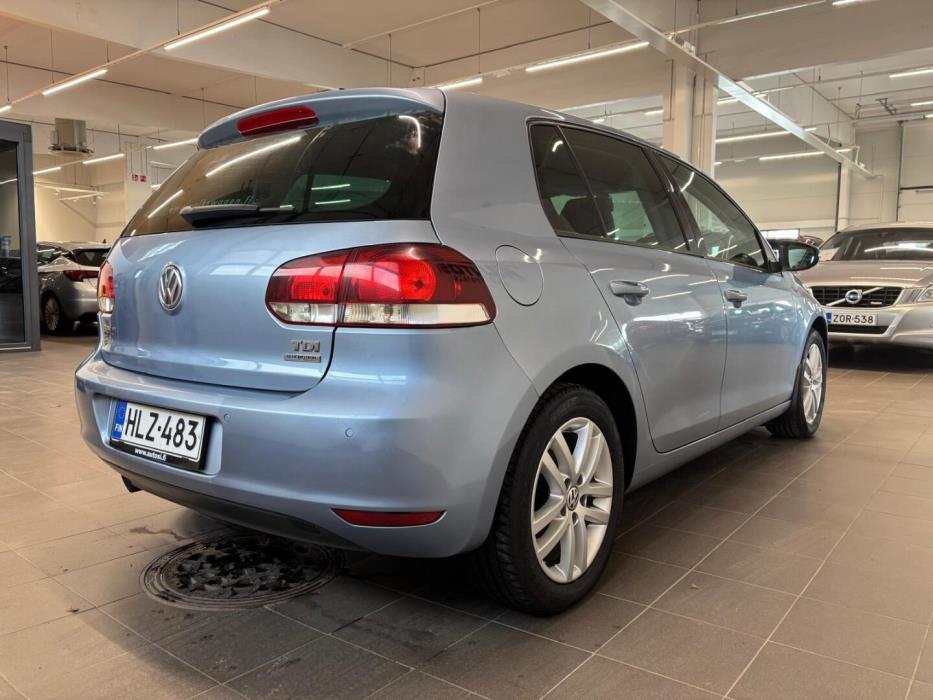 VOLKSWAGEN Golf 2010