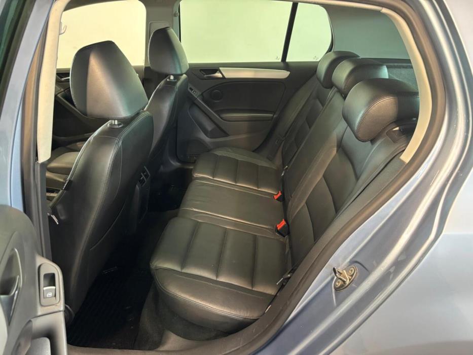 VOLKSWAGEN Golf 2010