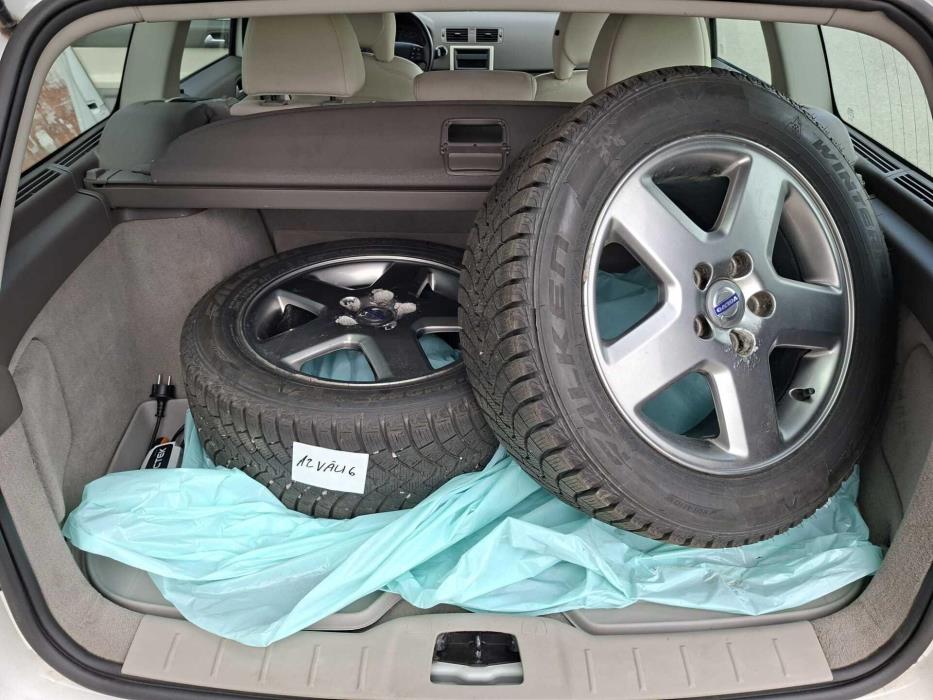 VOLVO V50 2009