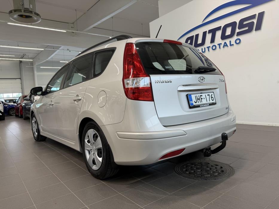 HYUNDAI i30 2011