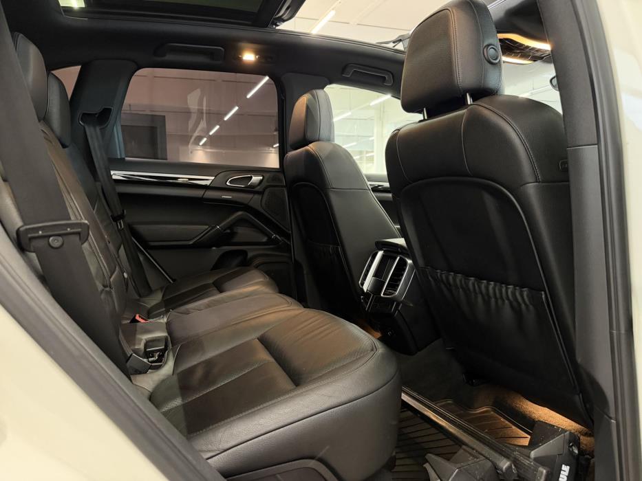 PORSCHE Cayenne 2012