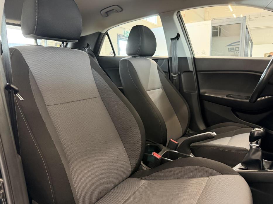 HYUNDAI i20 2017