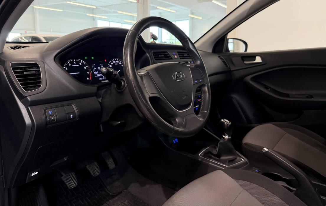HYUNDAI i20 2017