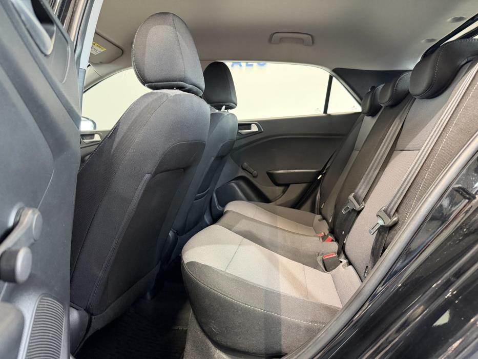 HYUNDAI i20 2017
