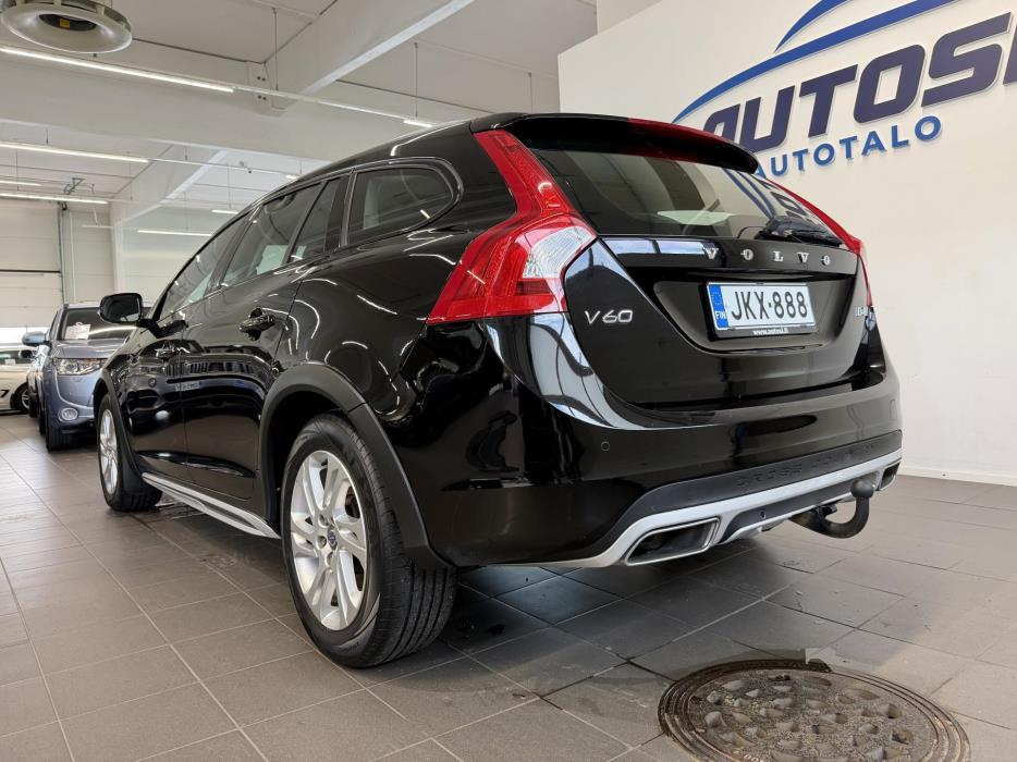 VOLVO V60 Cross Country 2018