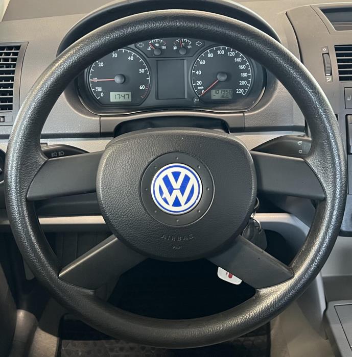 VOLKSWAGEN Polo 2003