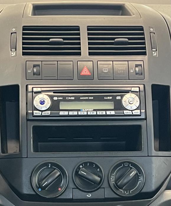 VOLKSWAGEN Polo 2003