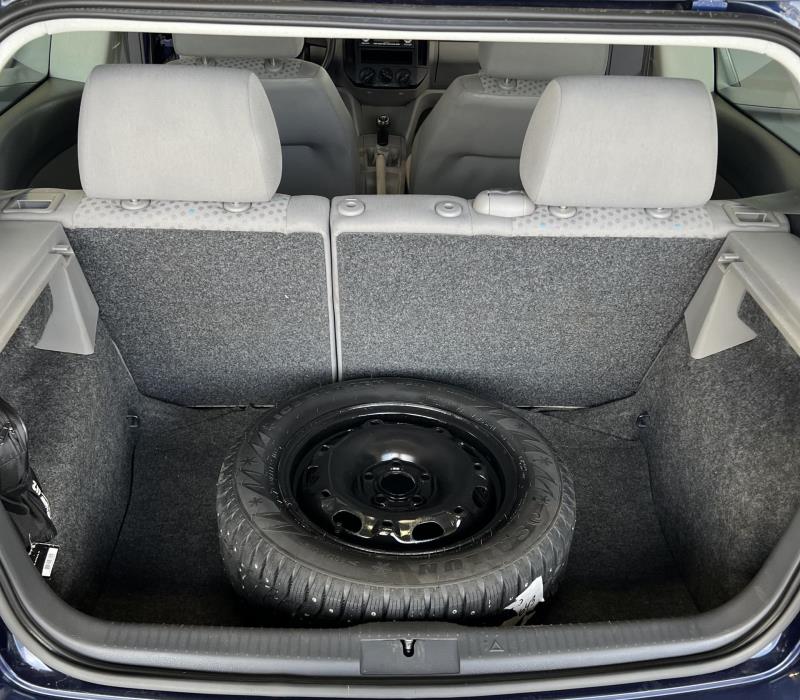 VOLKSWAGEN Polo 2003