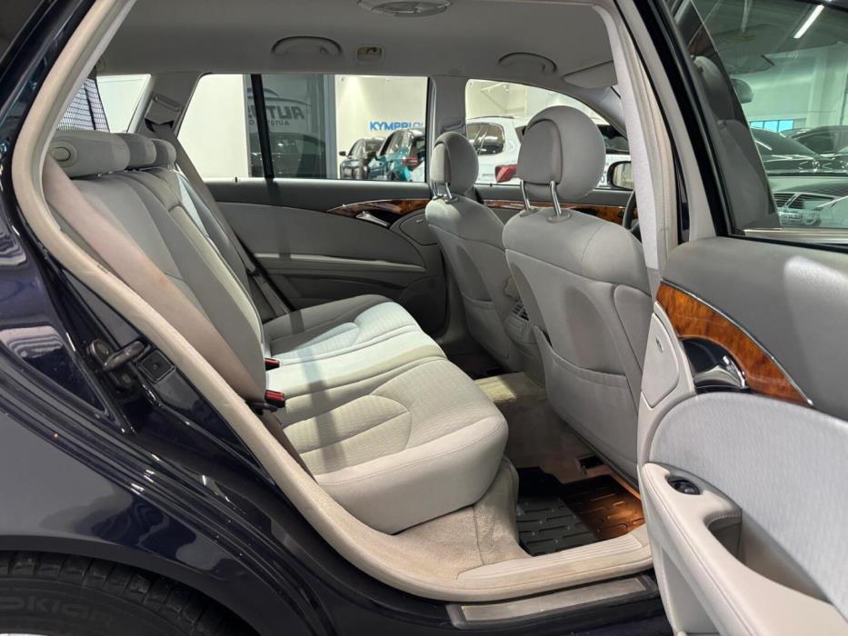 MERCEDES-BENZ E 2005