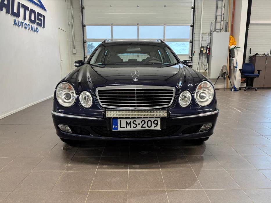 MERCEDES-BENZ E 2005