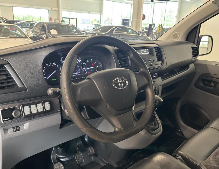 TOYOTA Proace 2017