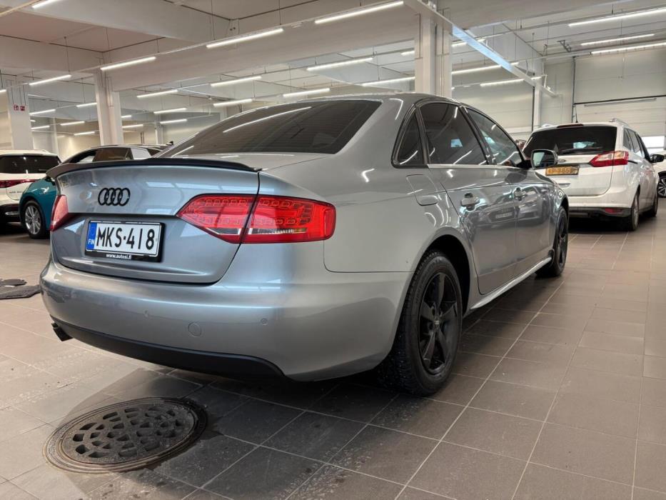 AUDI A4 2011
