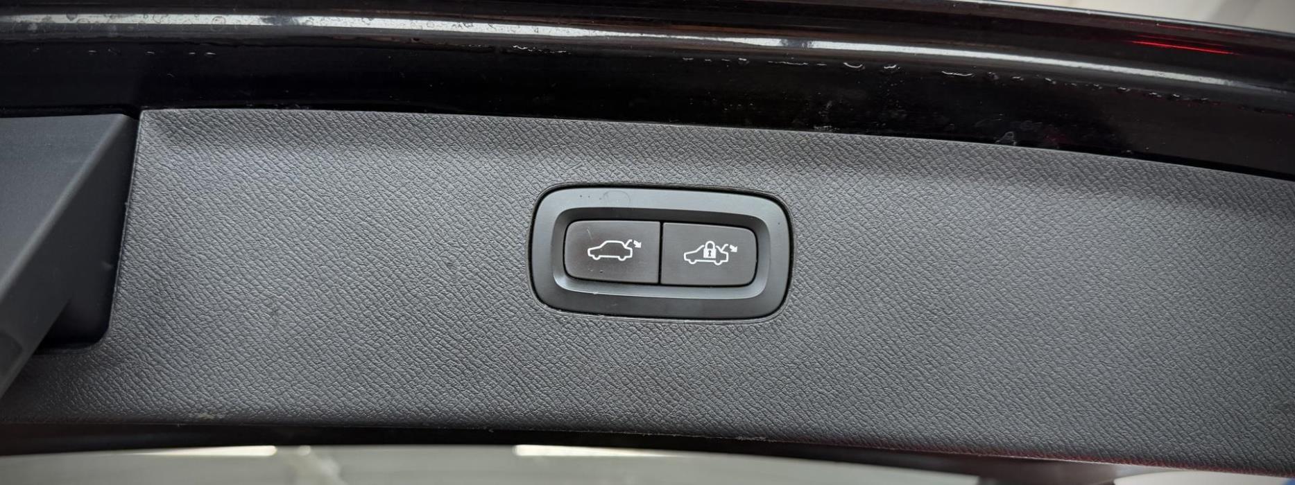 VOLVO XC90 2018