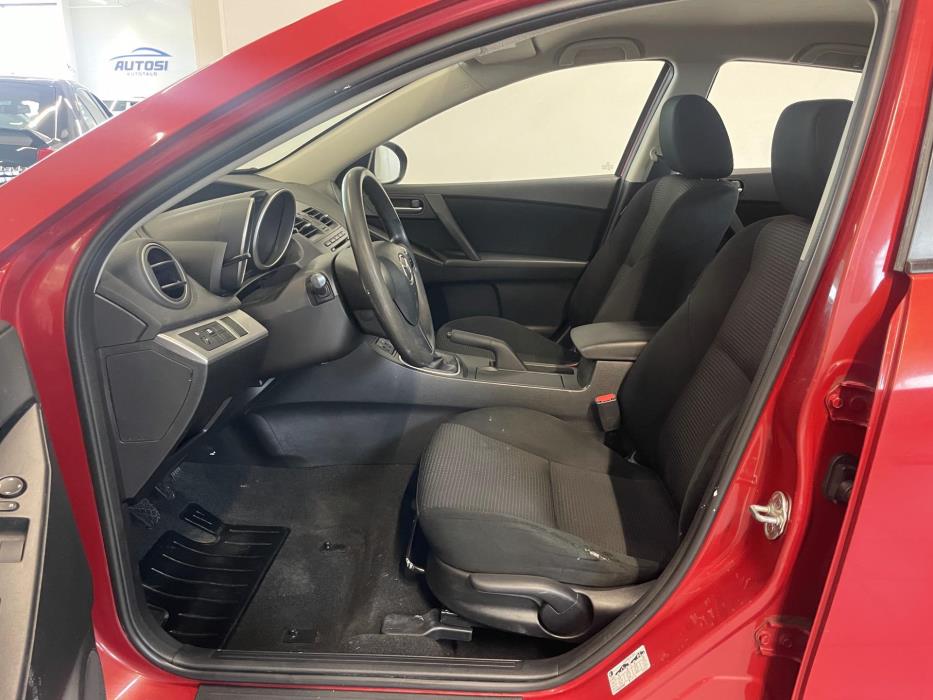 MAZDA 3 2012