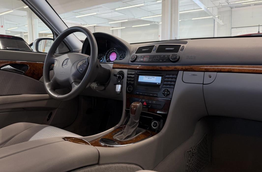 MERCEDES-BENZ E 2003