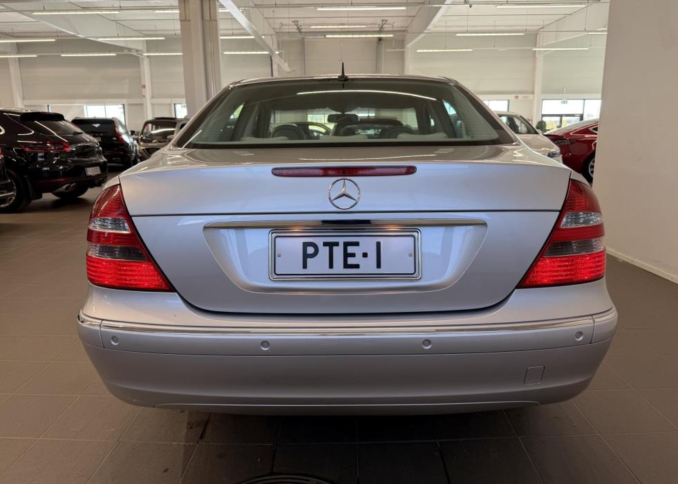 MERCEDES-BENZ E 2003