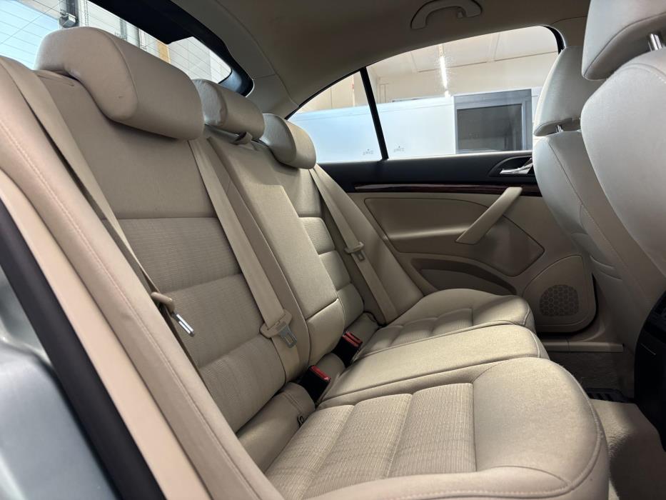 SKODA Octavia 2011