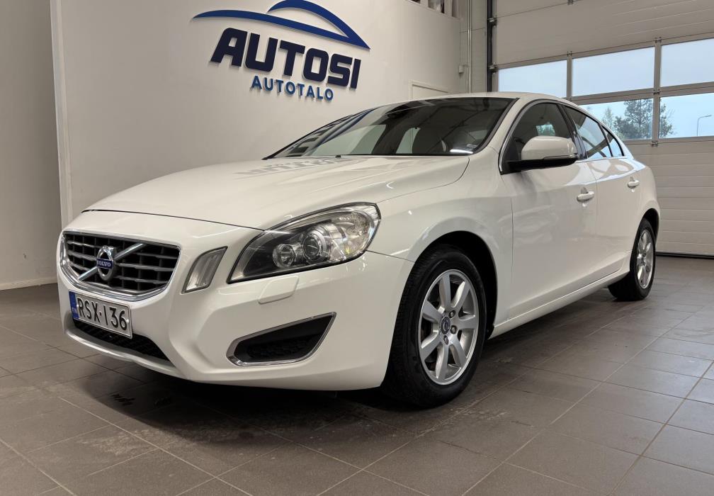 VOLVO S60 2011