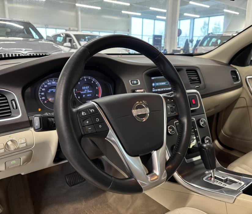 VOLVO S60 2011