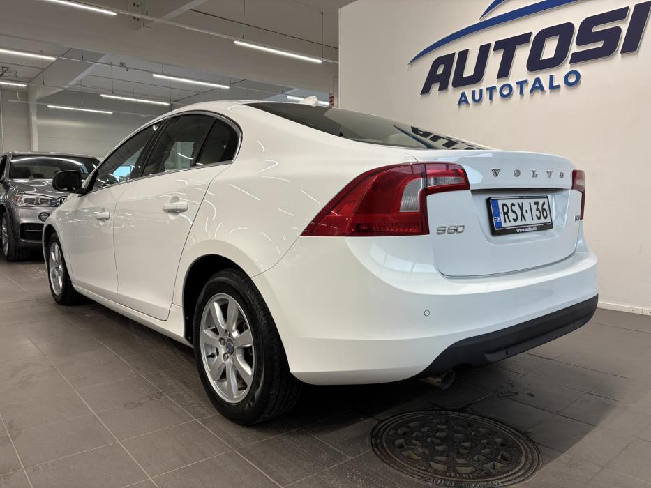 VOLVO S60 2011