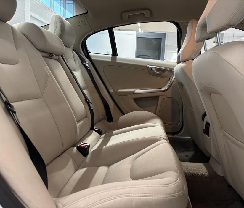 VOLVO S60 2011