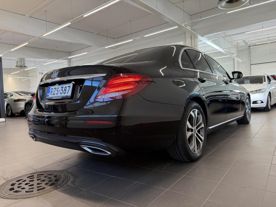 MERCEDES-BENZ E 2020