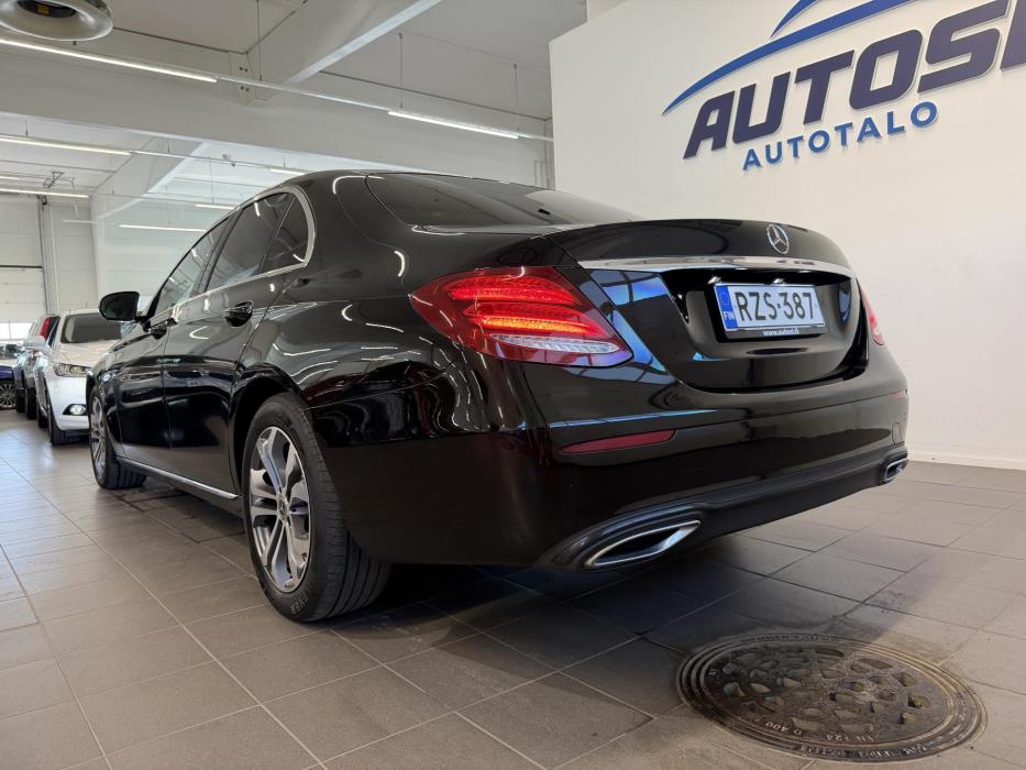 MERCEDES-BENZ E 2020