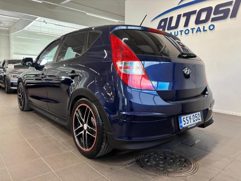 HYUNDAI i30 2010