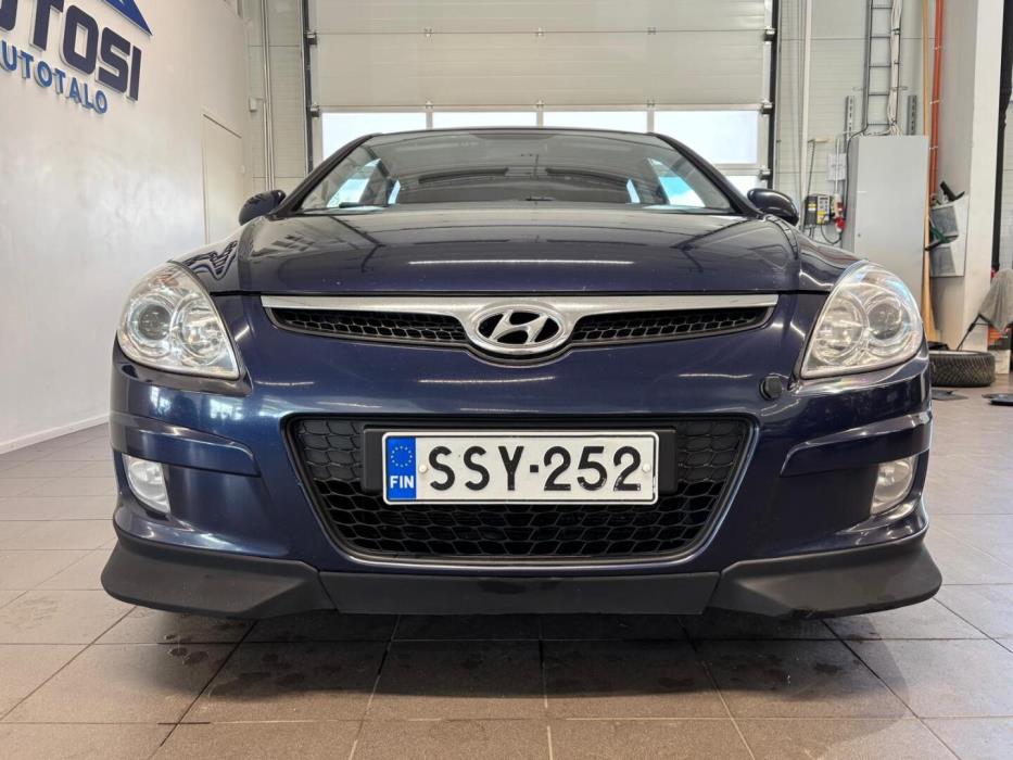 HYUNDAI i30 2010