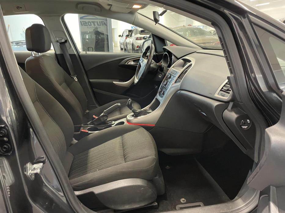 OPEL Astra 2012