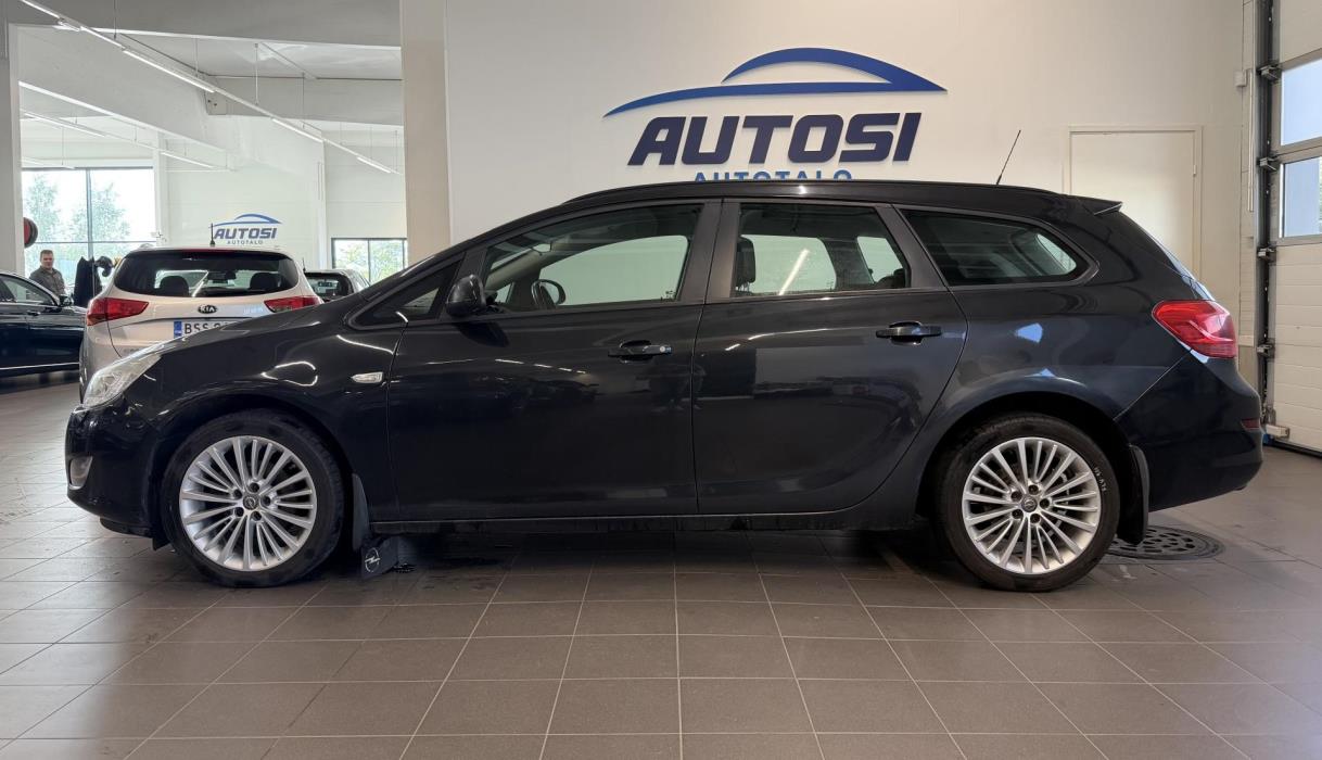 OPEL Astra 2012