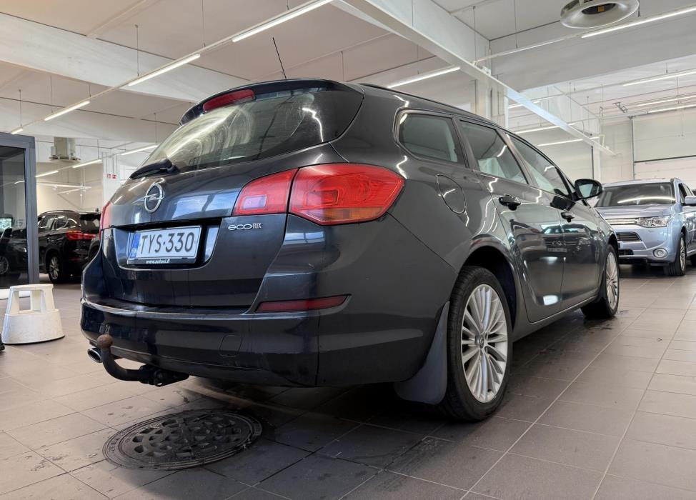 OPEL Astra 2012